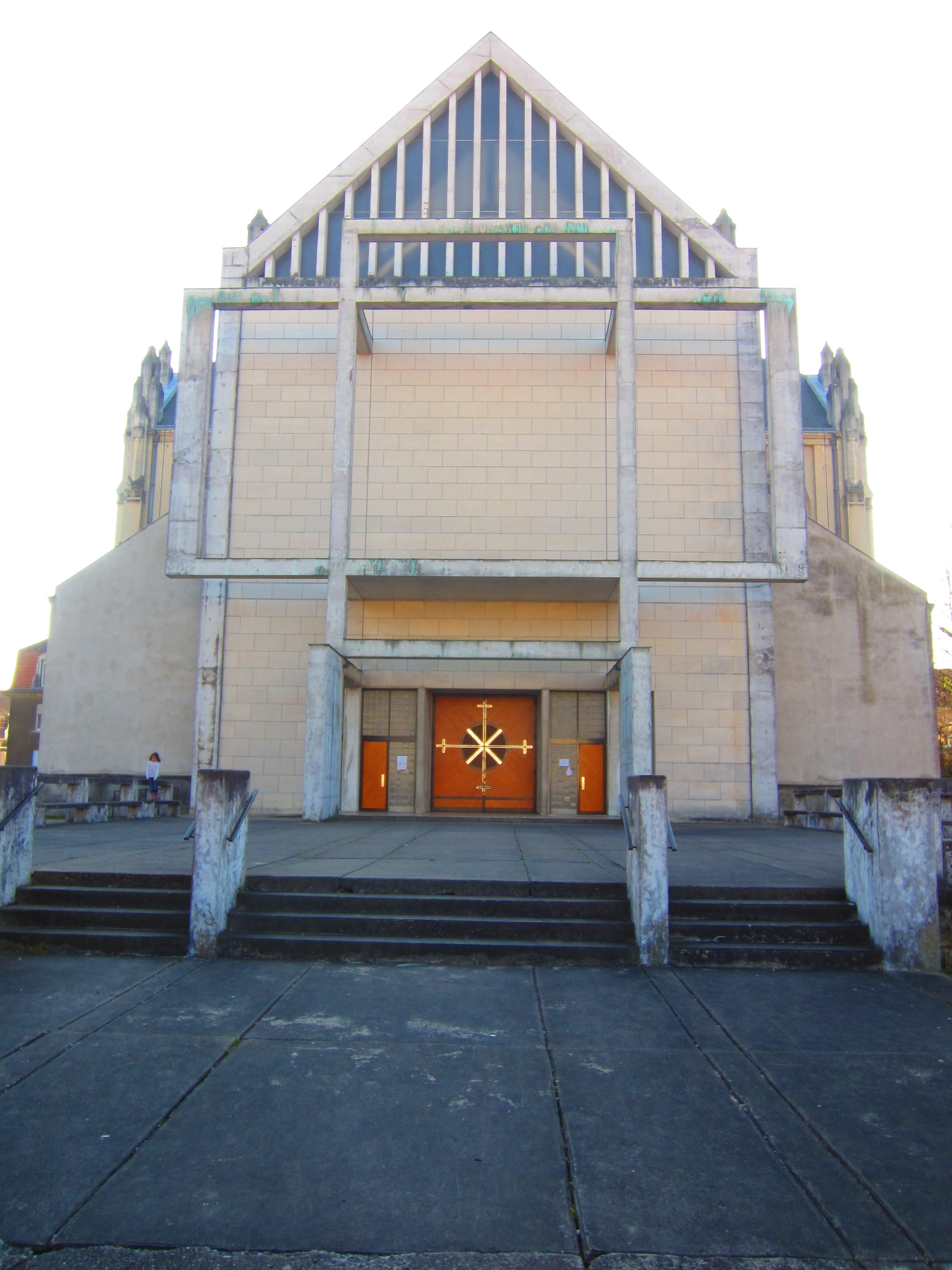 Eglise Sainte-Therese-de-l'Enfant-Jesus